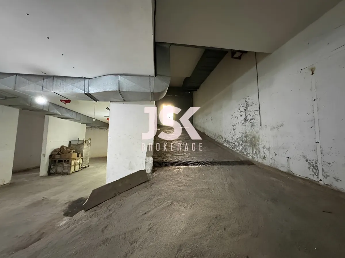 Warehouse for rent in Hazmieh