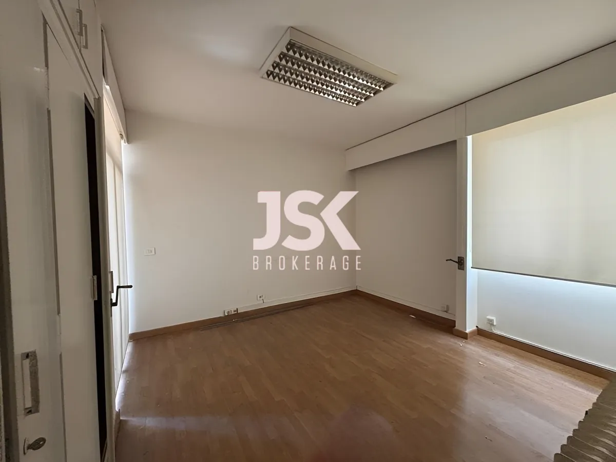 Office for Sale in Badaro