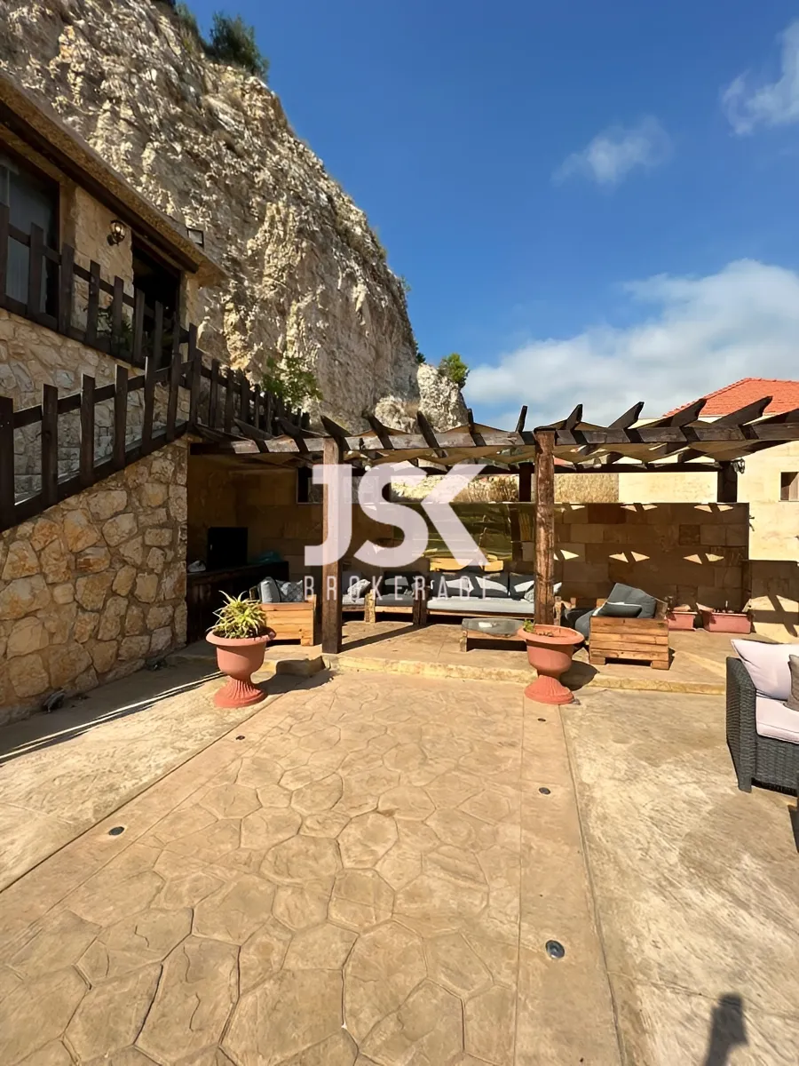 Villa for Sale in Fatqa, Lebanon - 6 bed, 9 bath