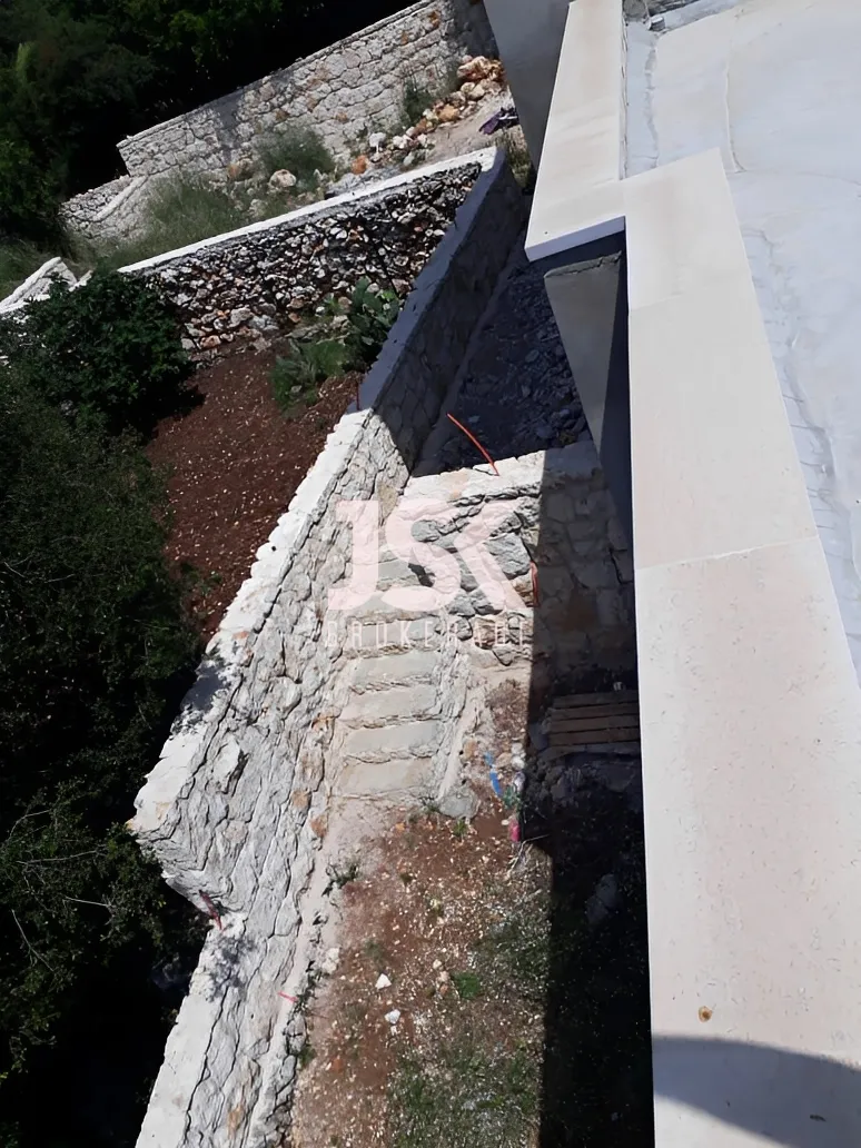 Triplex for Sale in Batroun, Lebanon - 6 bed, 5 bath