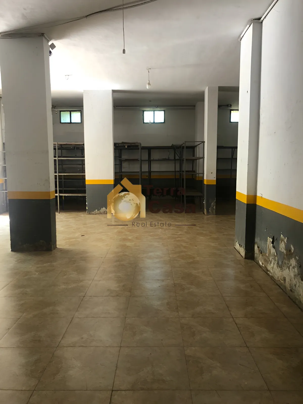 Warehouse for rent in Safra