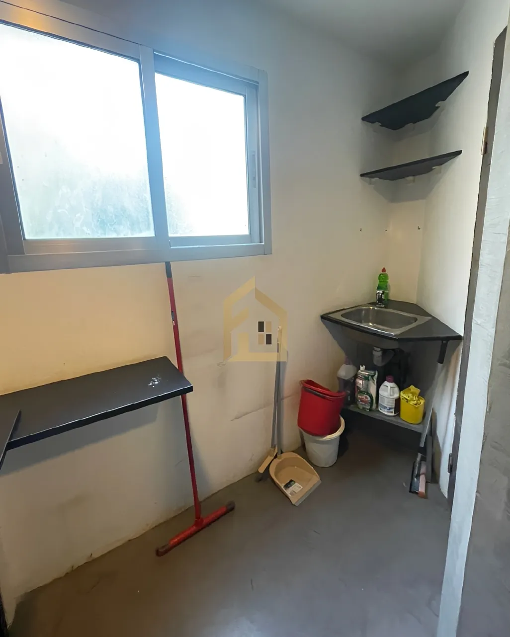 Office for rent in Forn El Chebbak, Lebanon