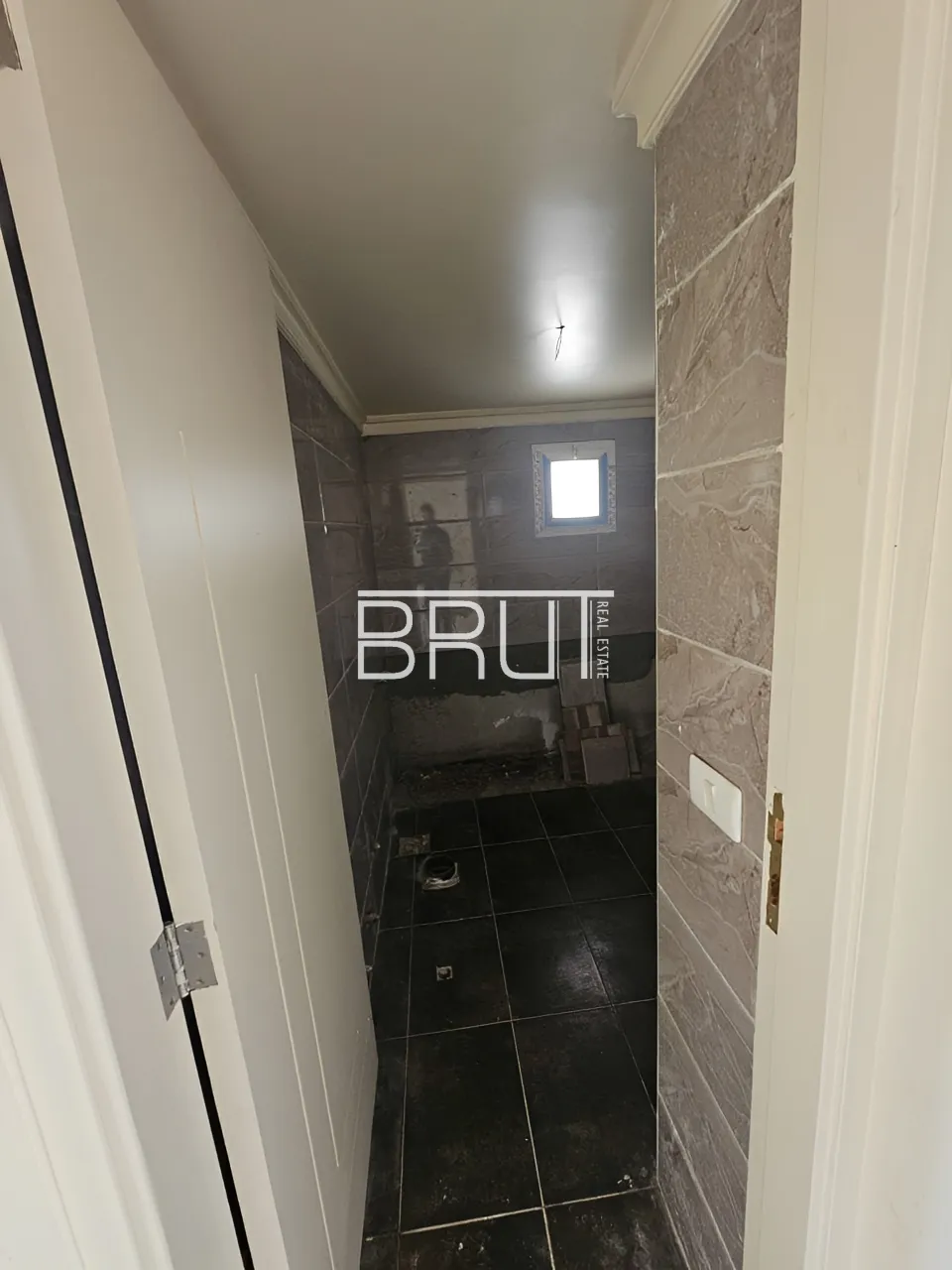 Apartment for Sale in Ballouneh