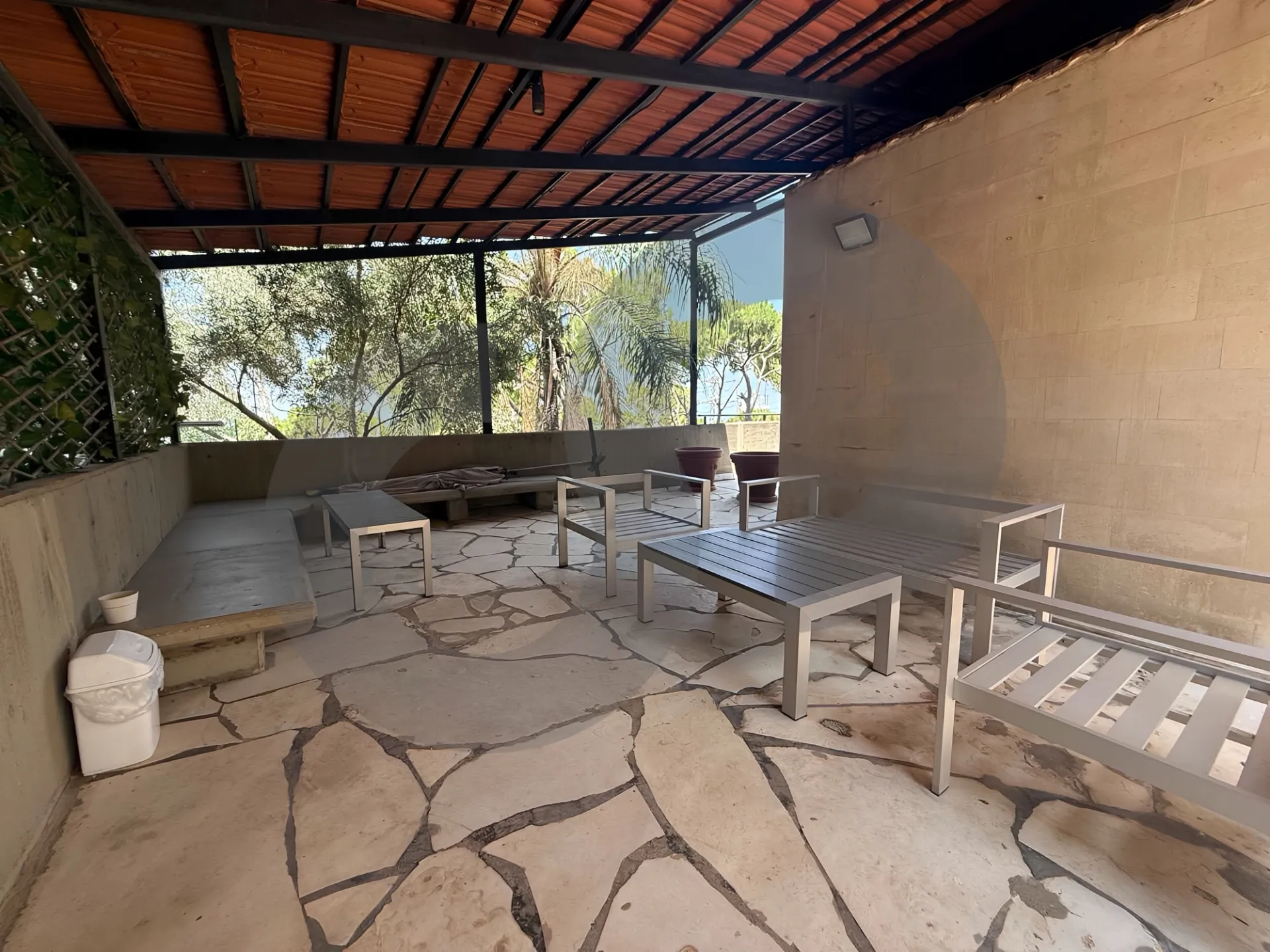 Building for Sale in Fanar
