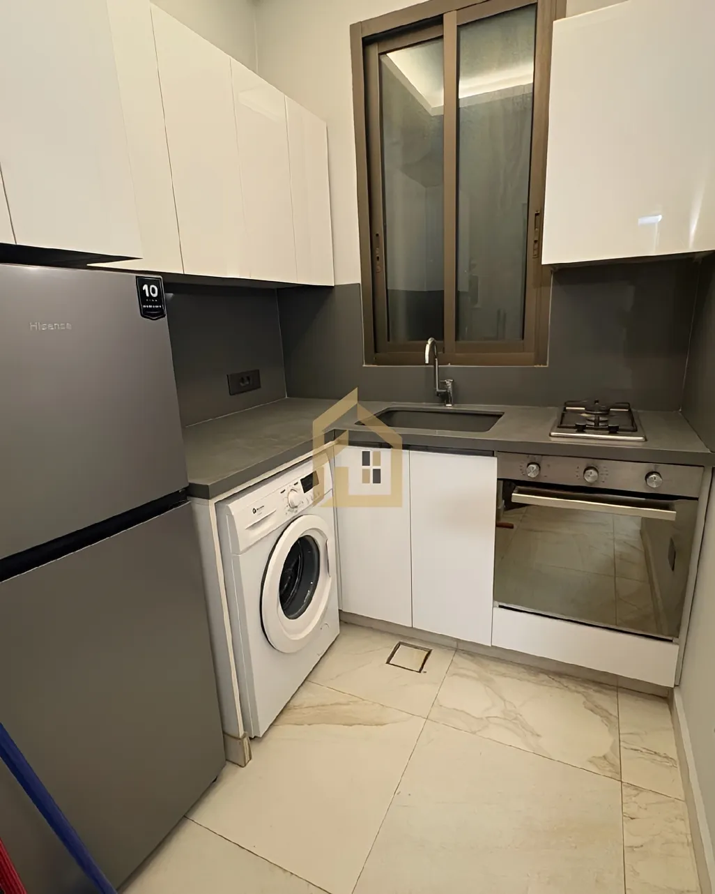 Studio for rent in Hamra, Beirut, Lebanon - 1 bed, 1 bath