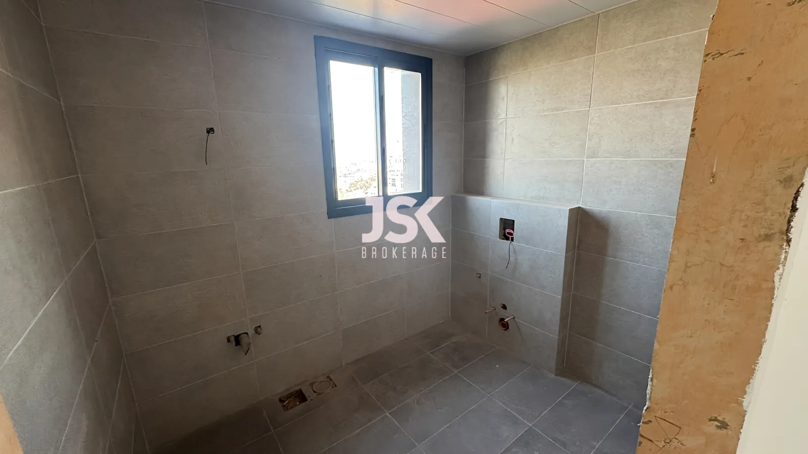 Apartment for Sale in Tilal Ain Saadeh