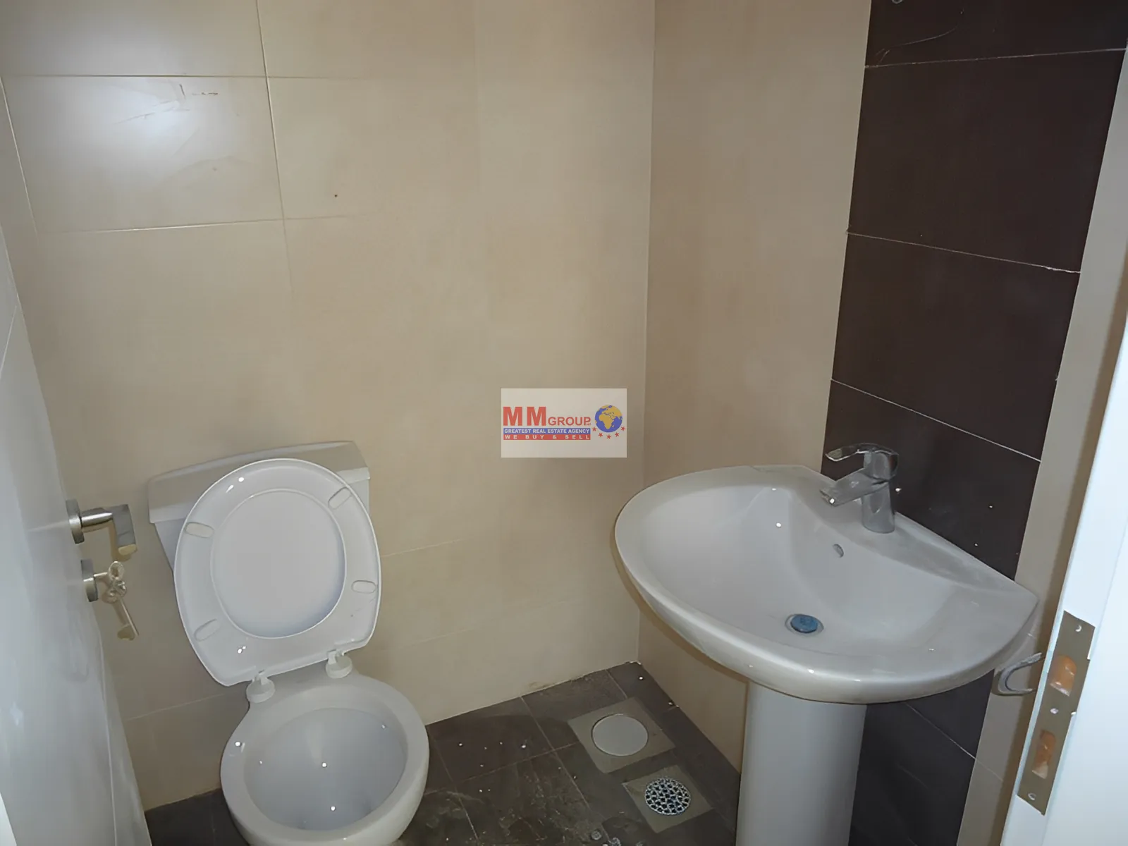 Apartment for Sale in Al Ouyoun