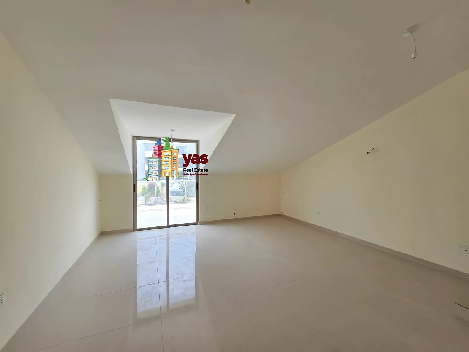 Apartment for Sale in Ballouneh