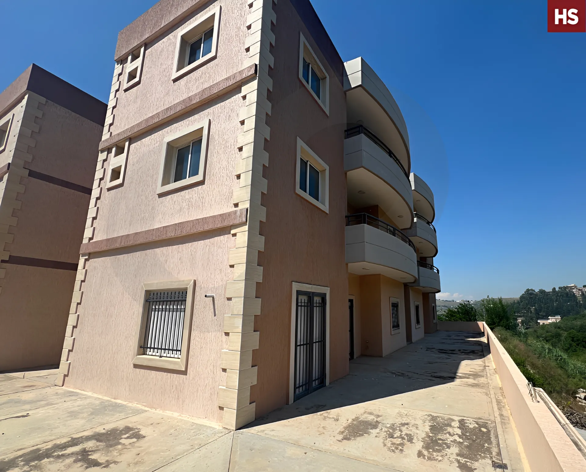 Building for Sale in Aakkar