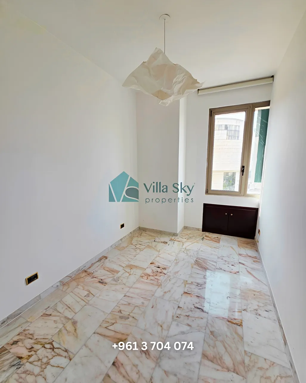 Office for sale in Adliyeh