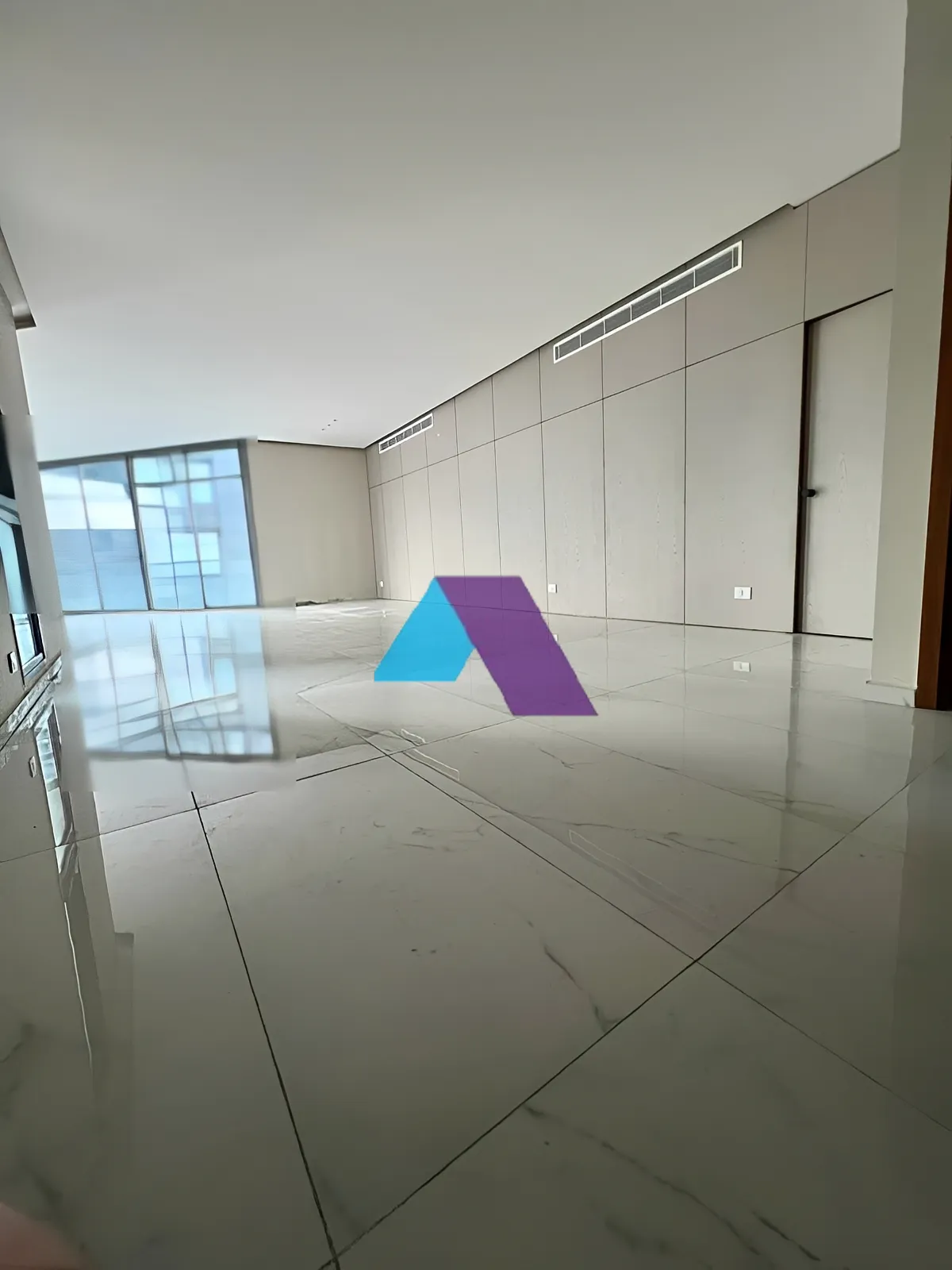 Apartment for Sale in Geitawi - 3 bed, 4 bath