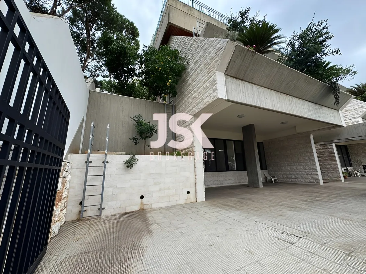 Villa for Sale in Montiverdi, Lebanon - 8 bed, 14 bath
