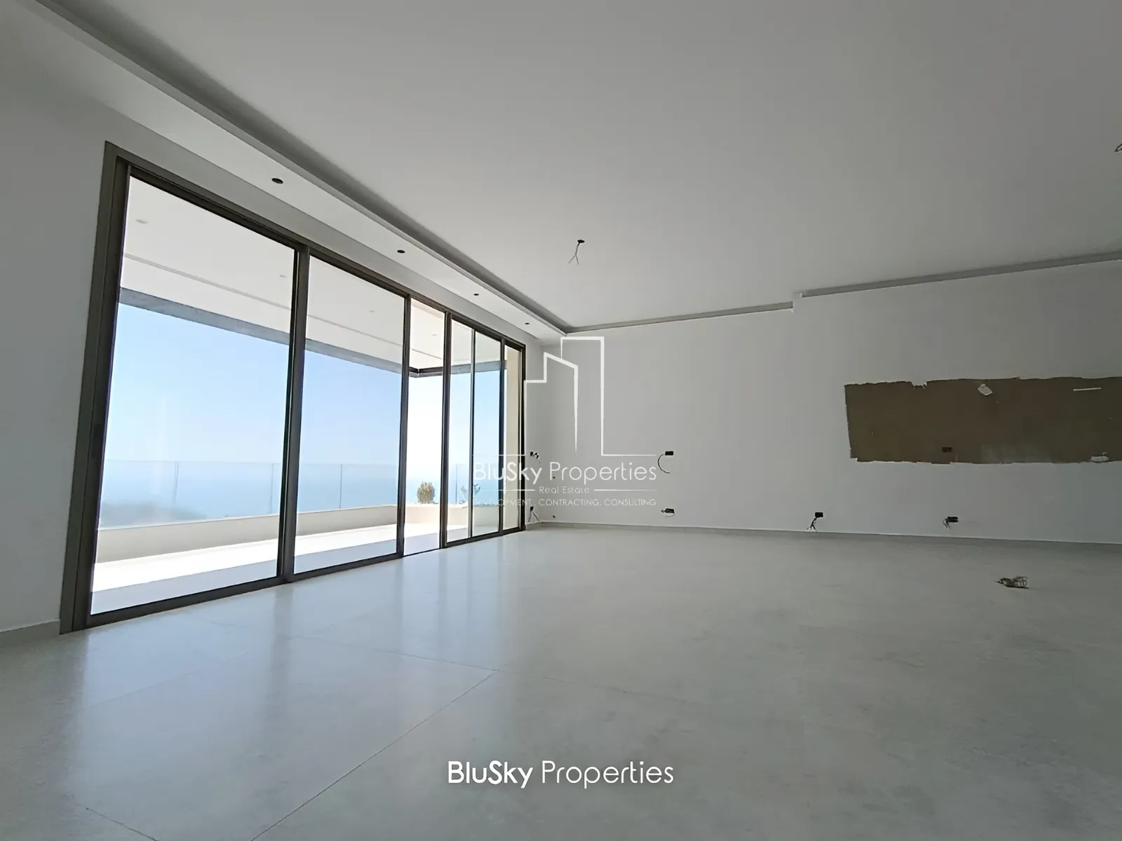 Apartment for Sale in Blat - 3 bed, 3 bath