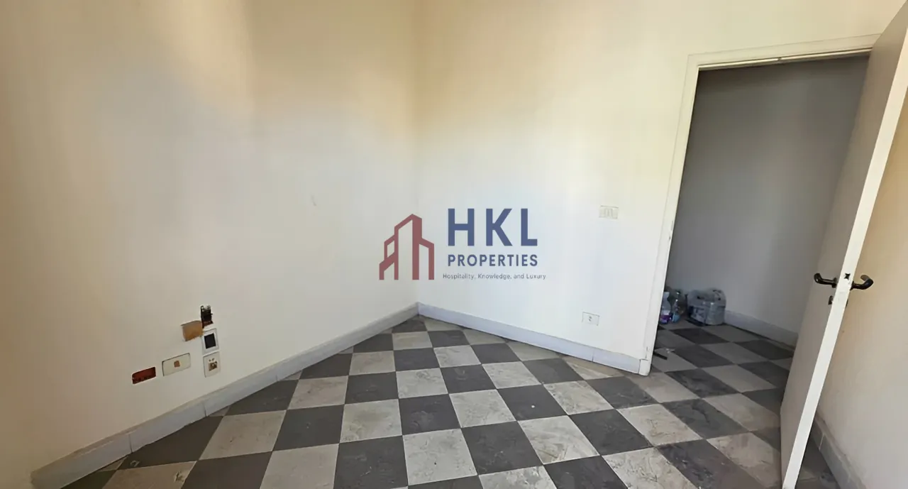Office for sale in Sin El Fil