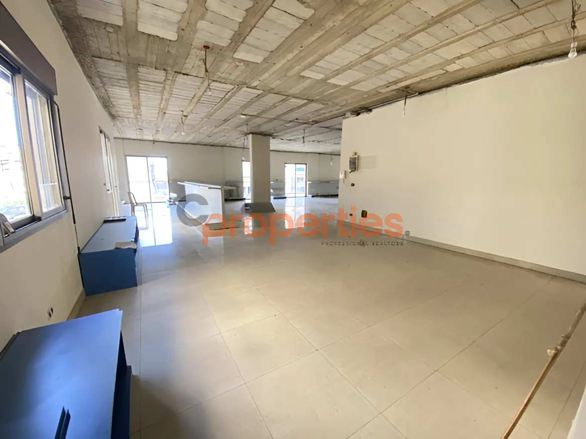 Showroom for Rent in Hazmieh