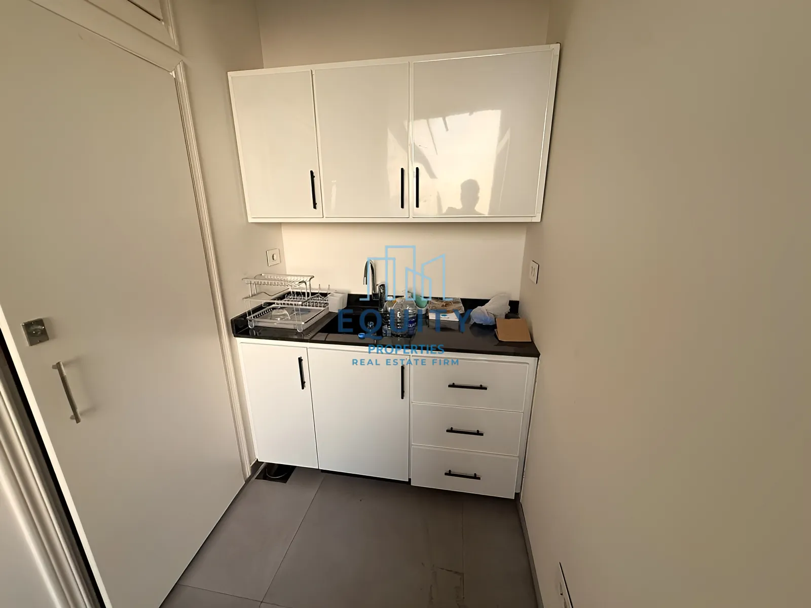 Office for rent in Antelias