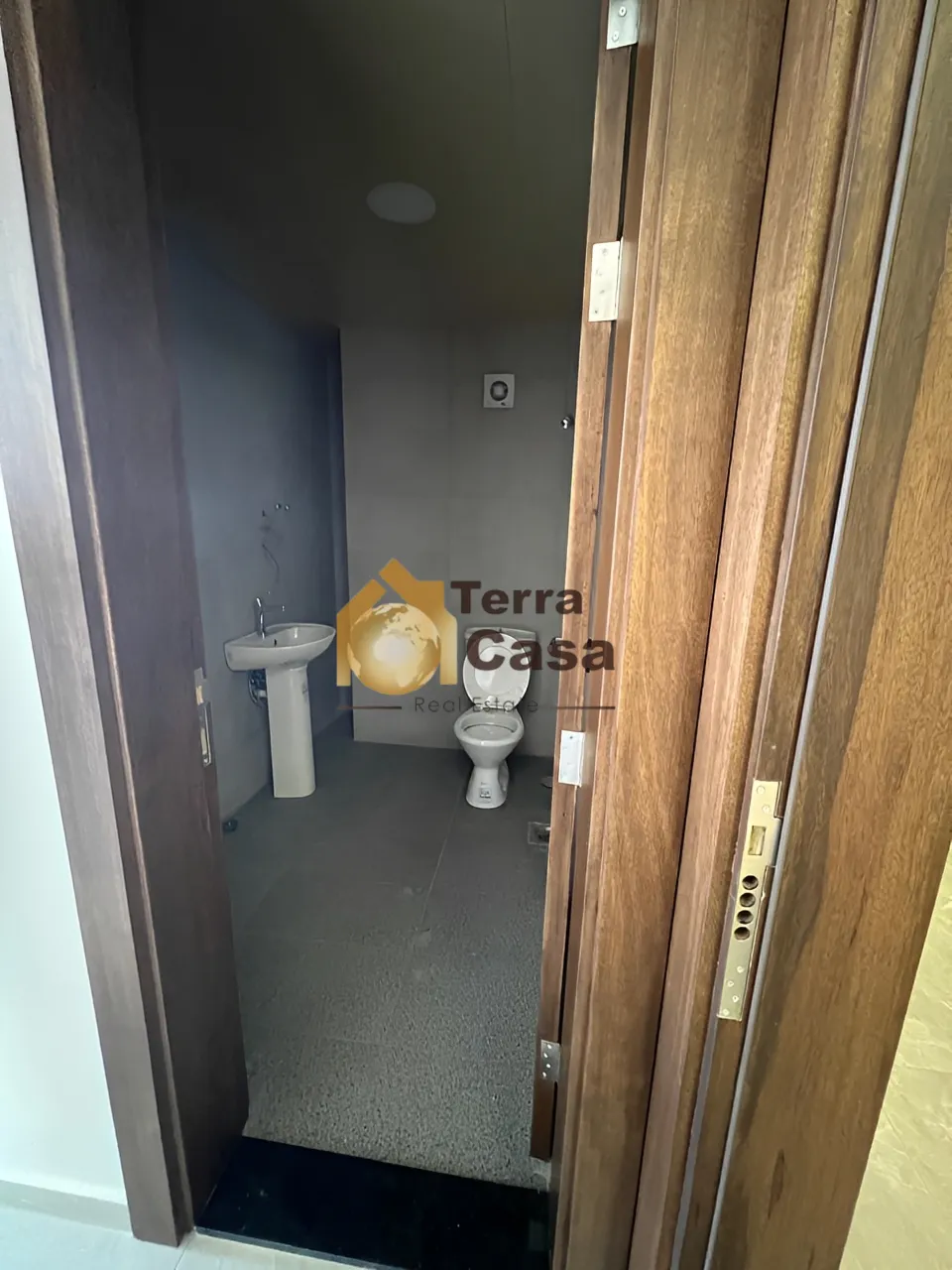 Office for Rent in Haouch el Omara