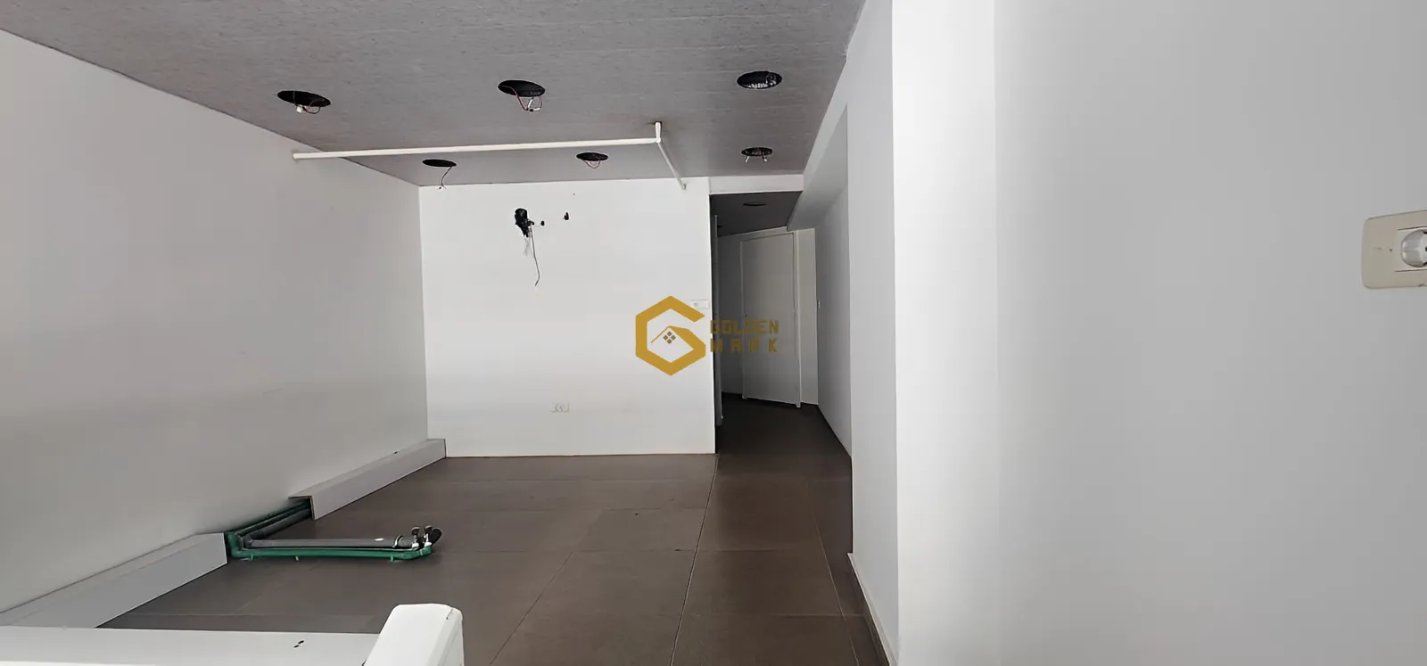 Shop for rent in Mansourieh
