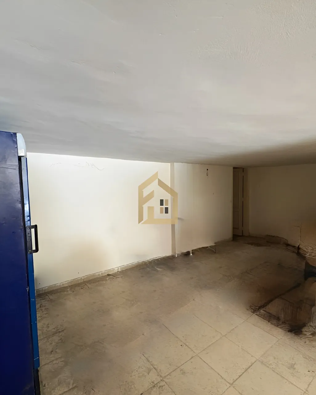 Shop for sale in Haret Hreik, Lebanon