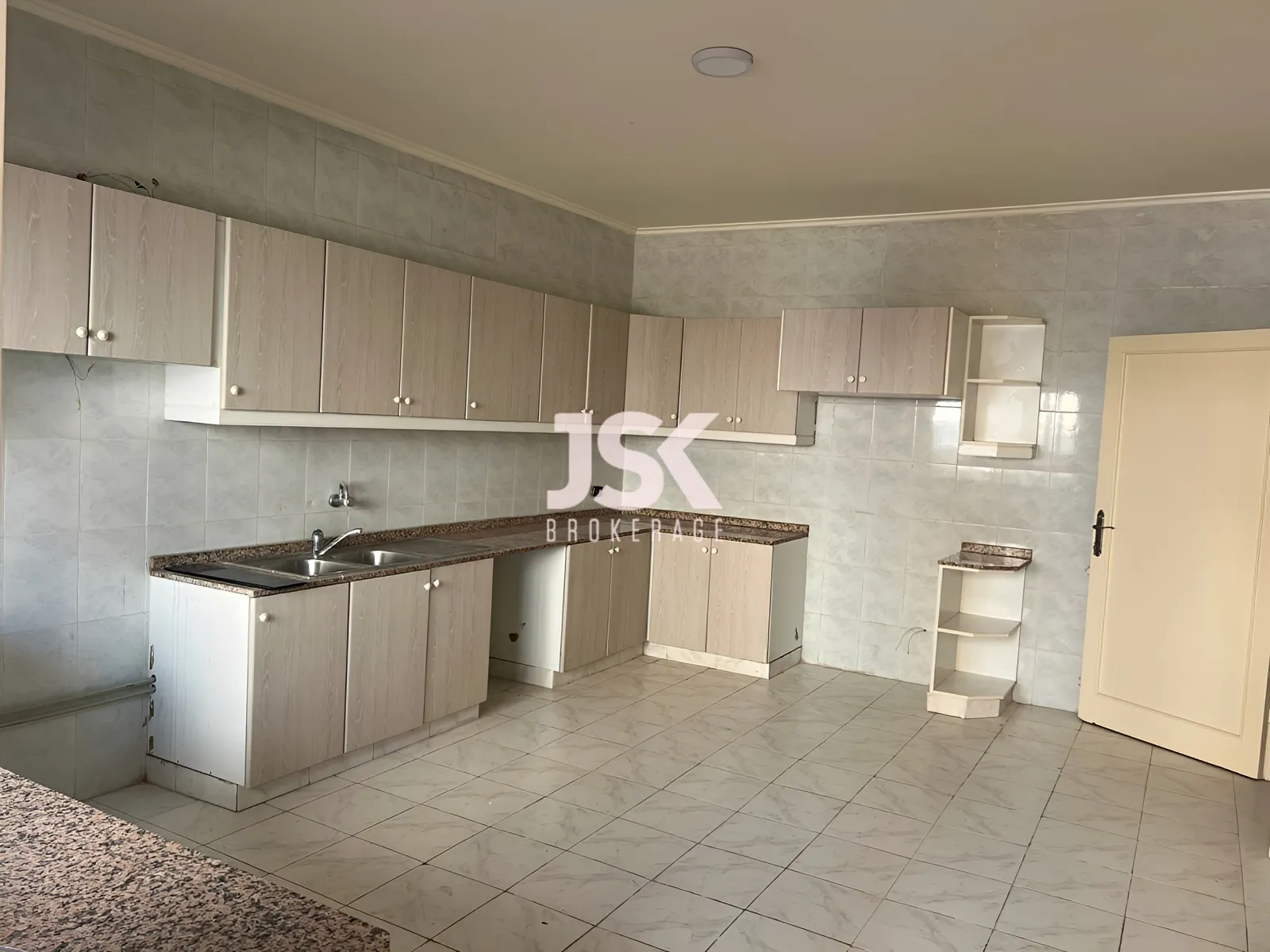 Apartment for Sale in Dawhet Aramoun