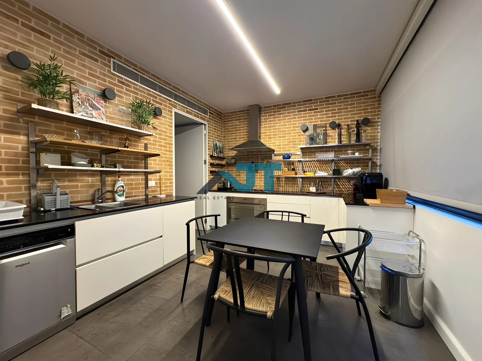 Loft For Rent in Caree d'or, achrafieh