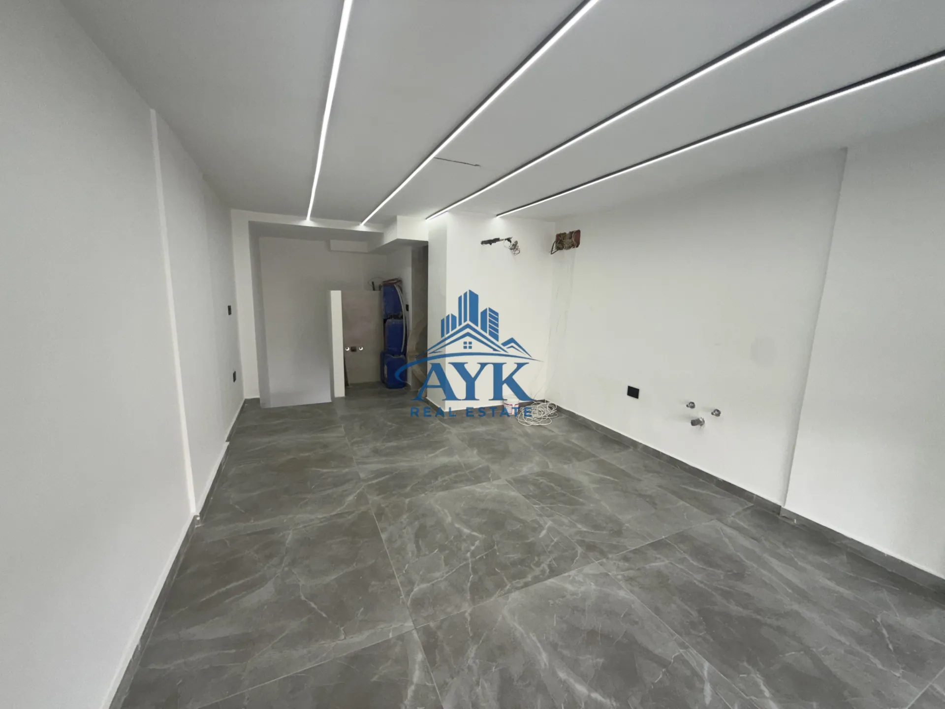 Shop for rent in Jdeideh
