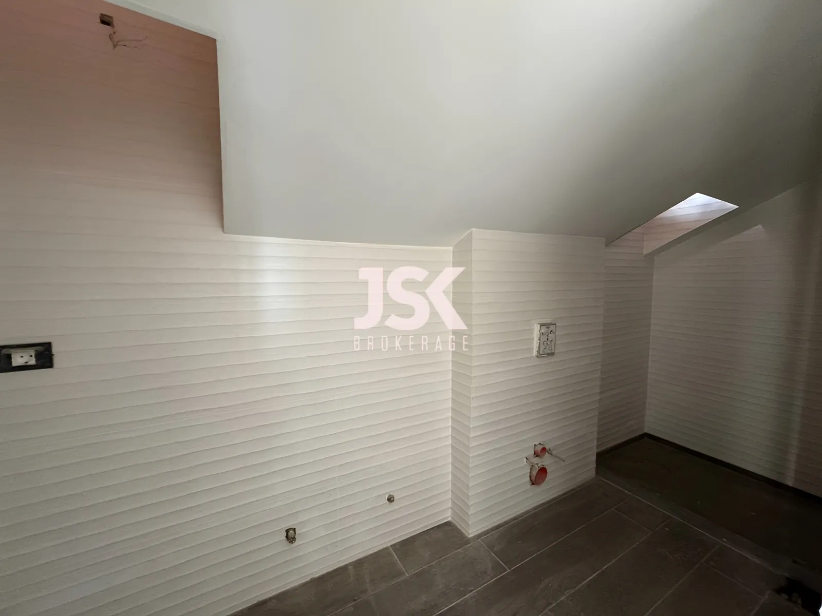 Duplex for Sale in Dekwaneh
