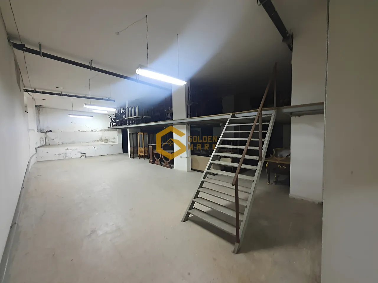 Warehouse for sale in Mansourieh