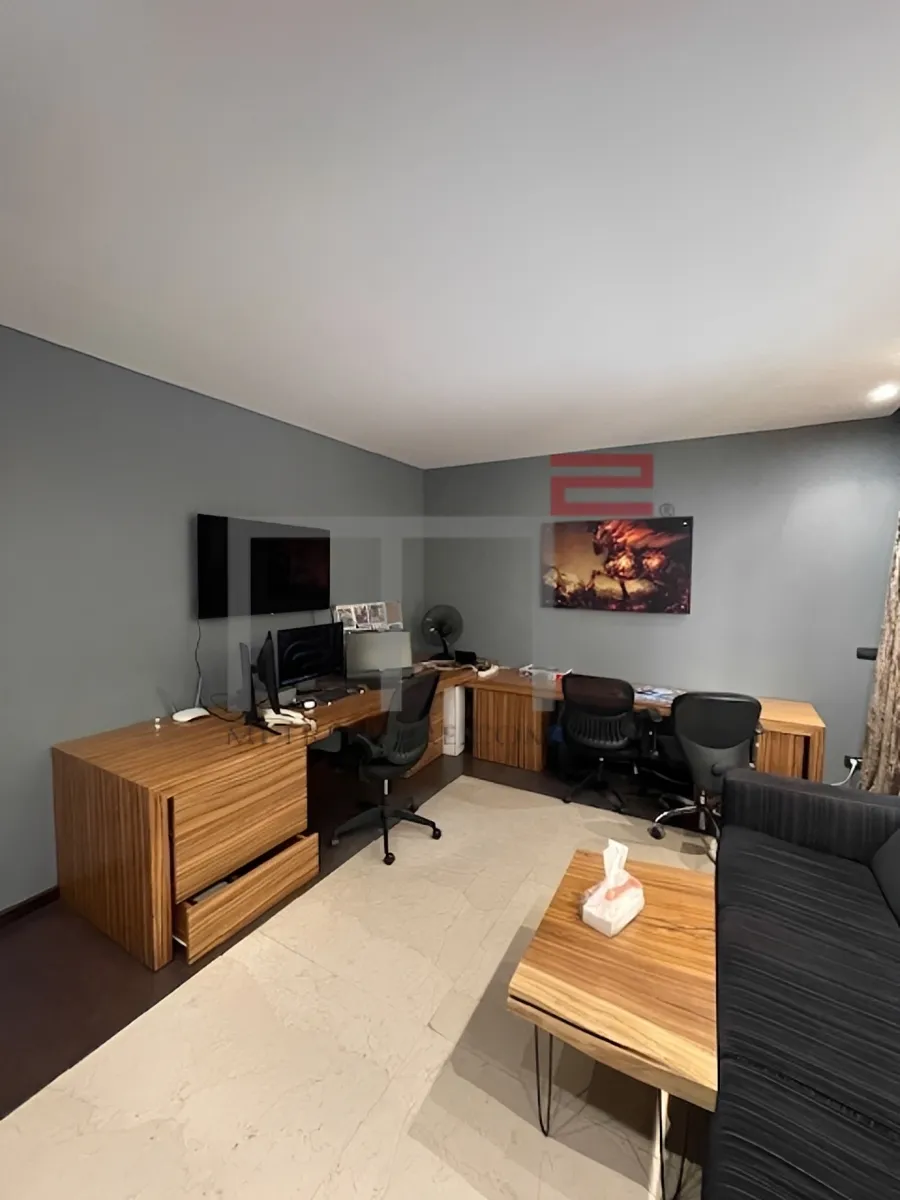 Office for sale in Furn El Hayek