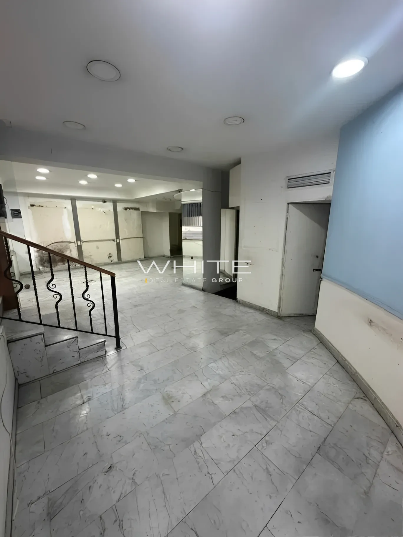 Shop For Rent in Hamra