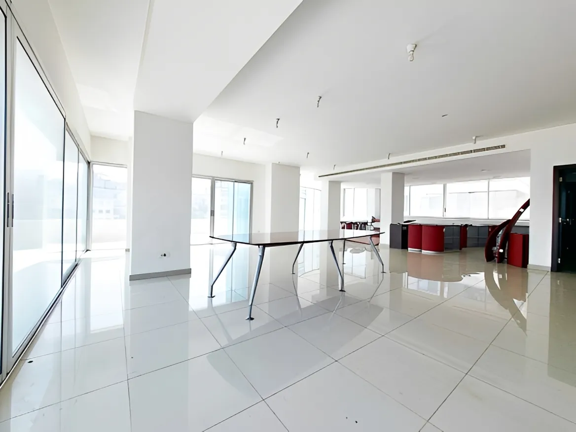 Office for Sale in Horch Tabet