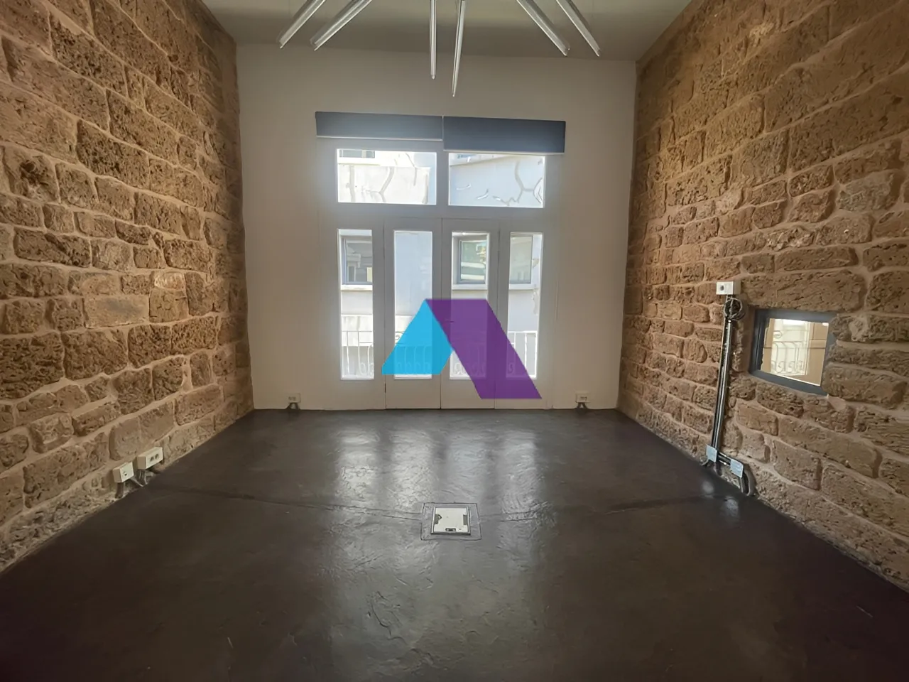 Office for rent in Saifi Village
