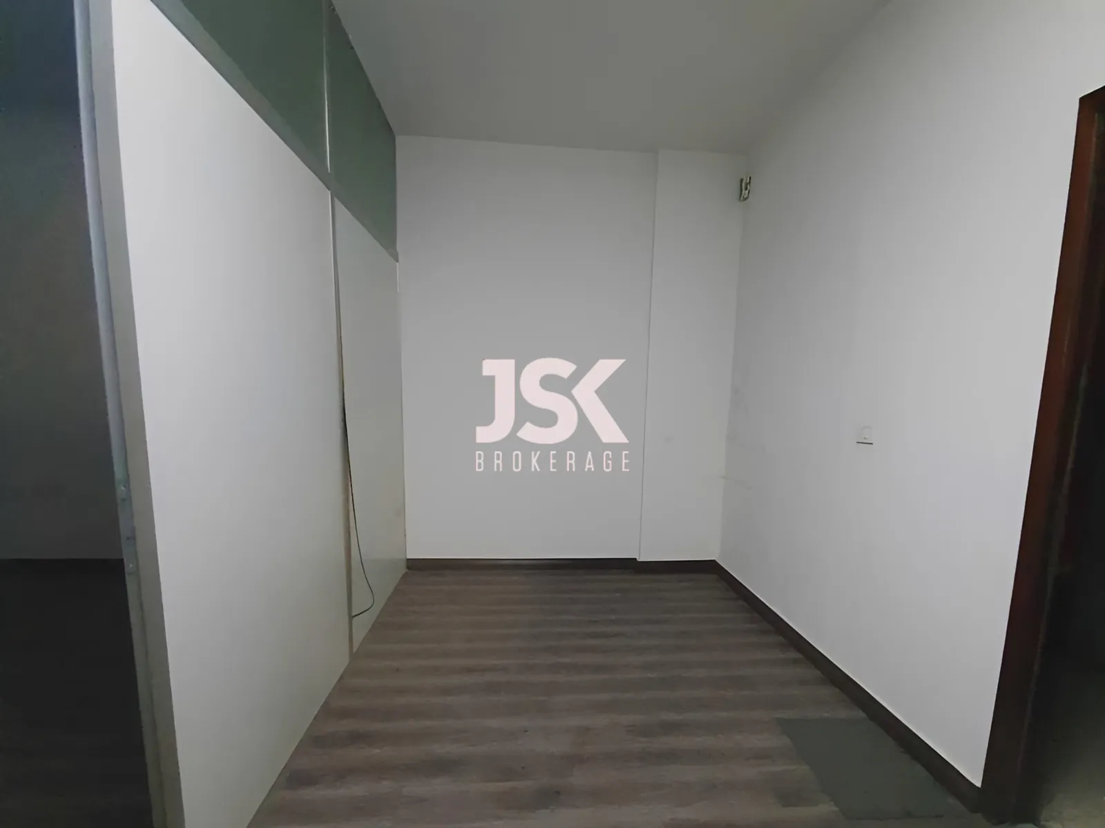 Office for Sale in Daoura