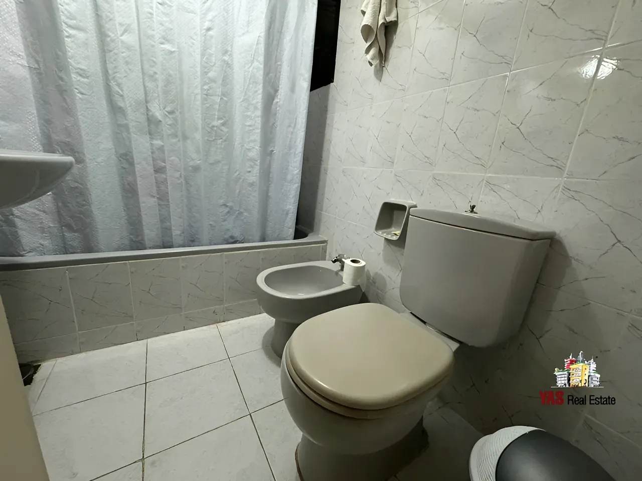 Apartment for Sale in Adonis - 3 bed, 2 bath