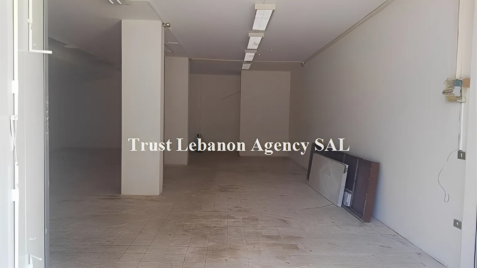 Shop for sale in Baabda, Horsh Tabet
