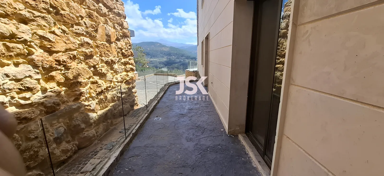 Apartment for Sale in Broummana - 1 bed, 1 bath