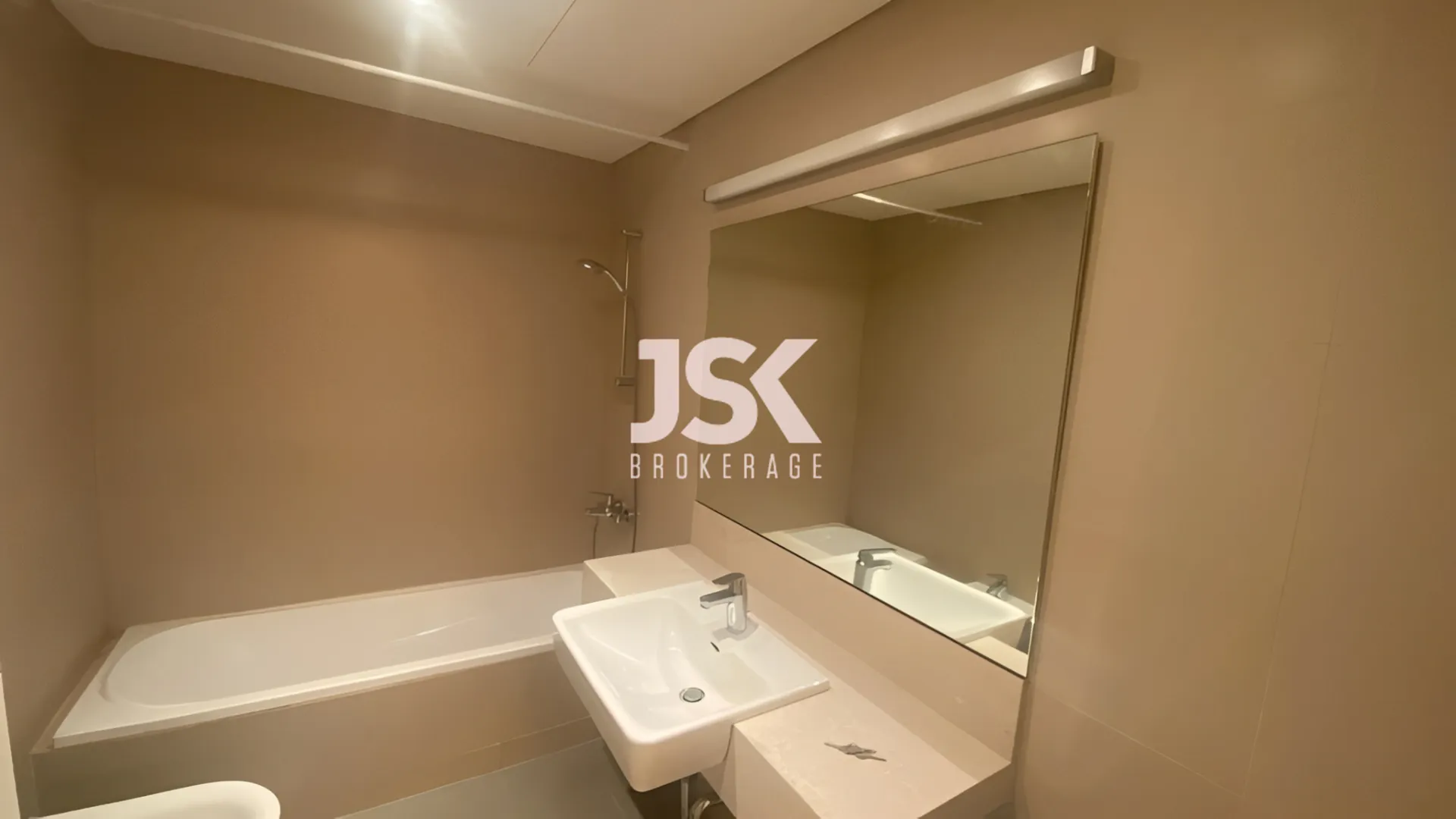 Apartment for Sale in Aatchane, Lebanon - 3 bed, 3 bath