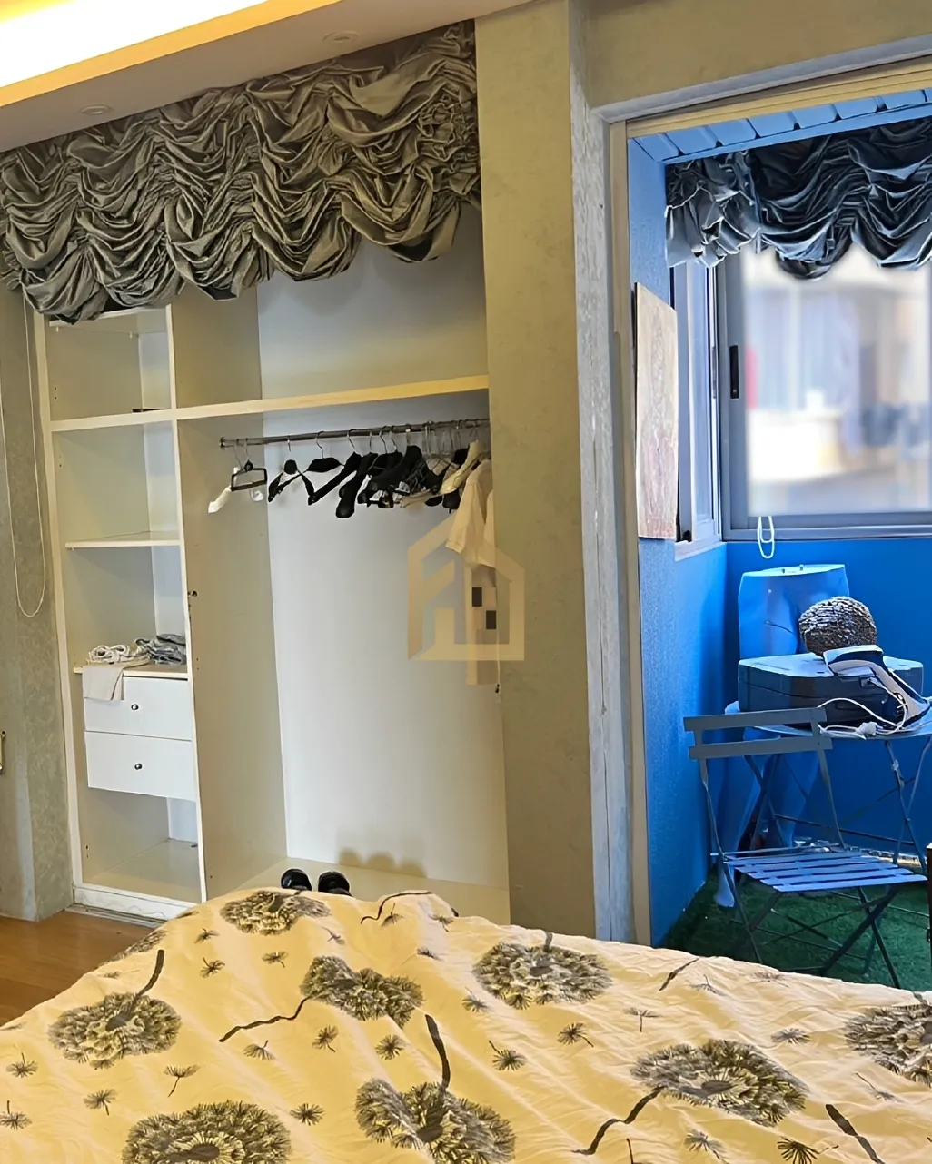 Apartment for sale in Achrafieh, Beirut, Lebanon - 2 bed, 3 bath