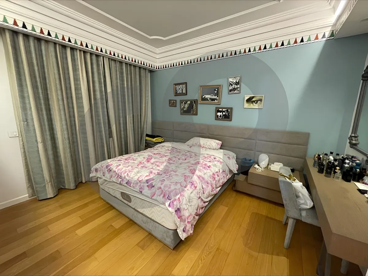 Apartment for Sale in Manara, Beirut, Lebanon - 3 bed, 5 bath