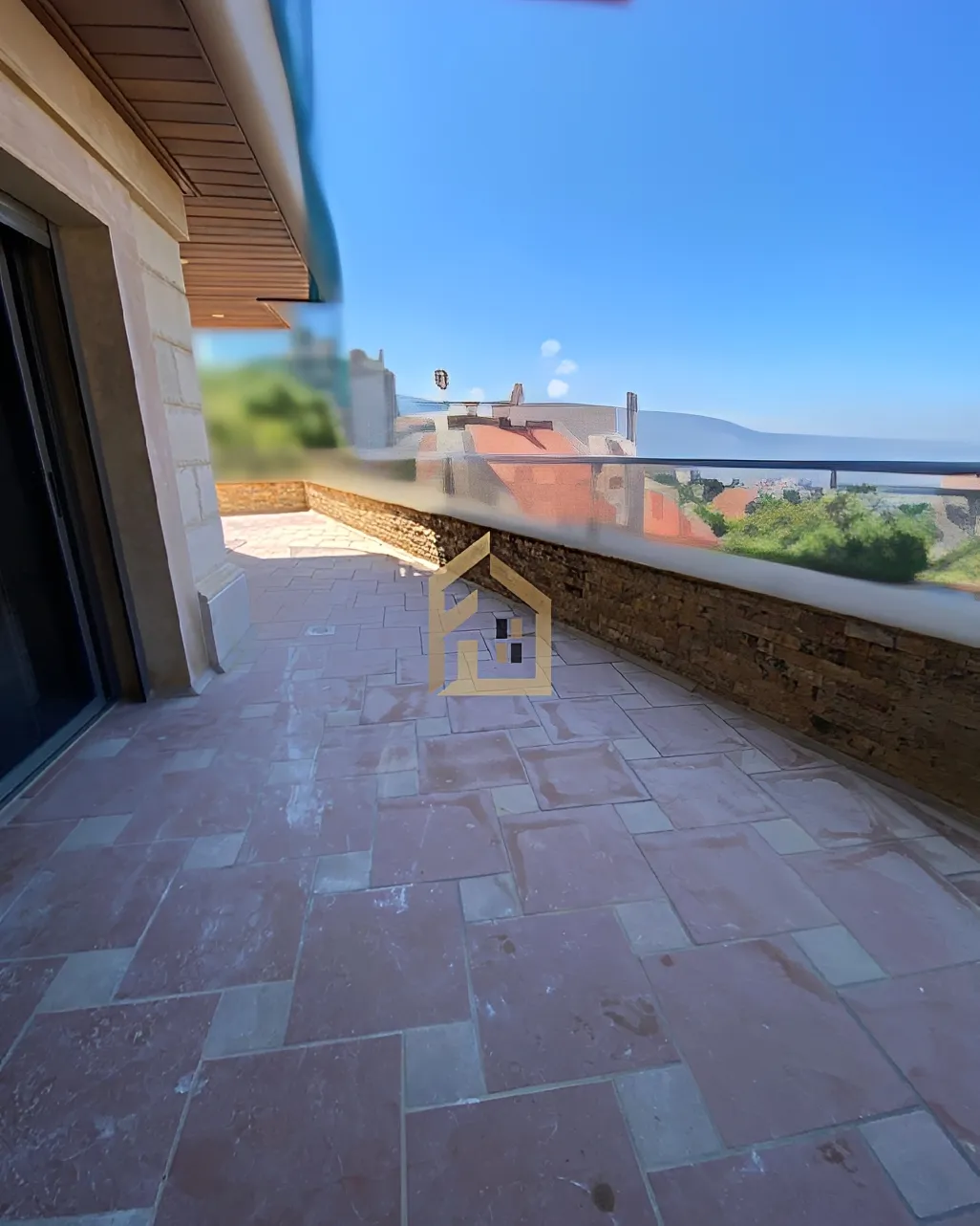 Apartment for sale in Ballouneh, Lebanon - 3 bed, 4 bath