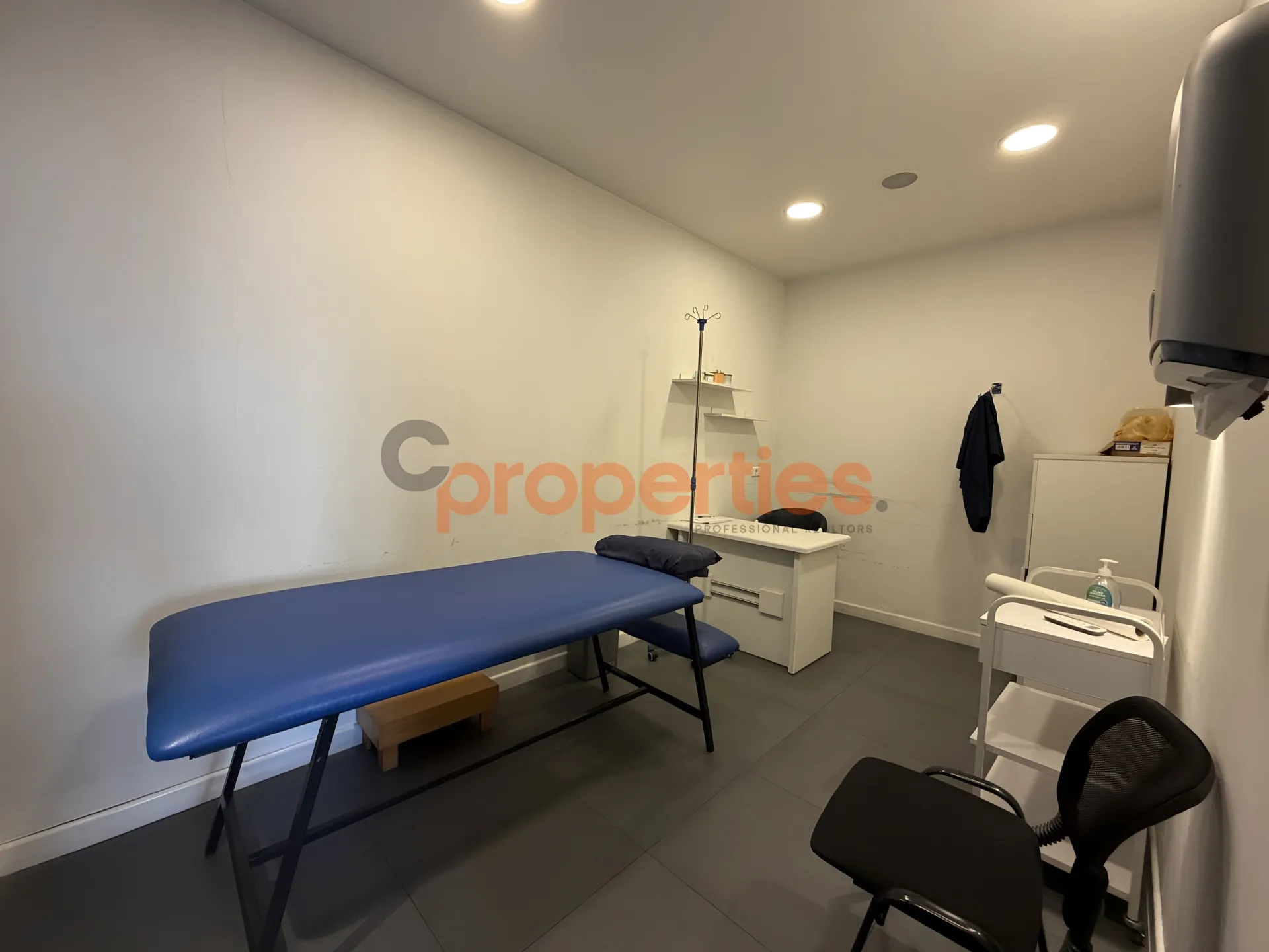 Office for Rent in Achrafieh