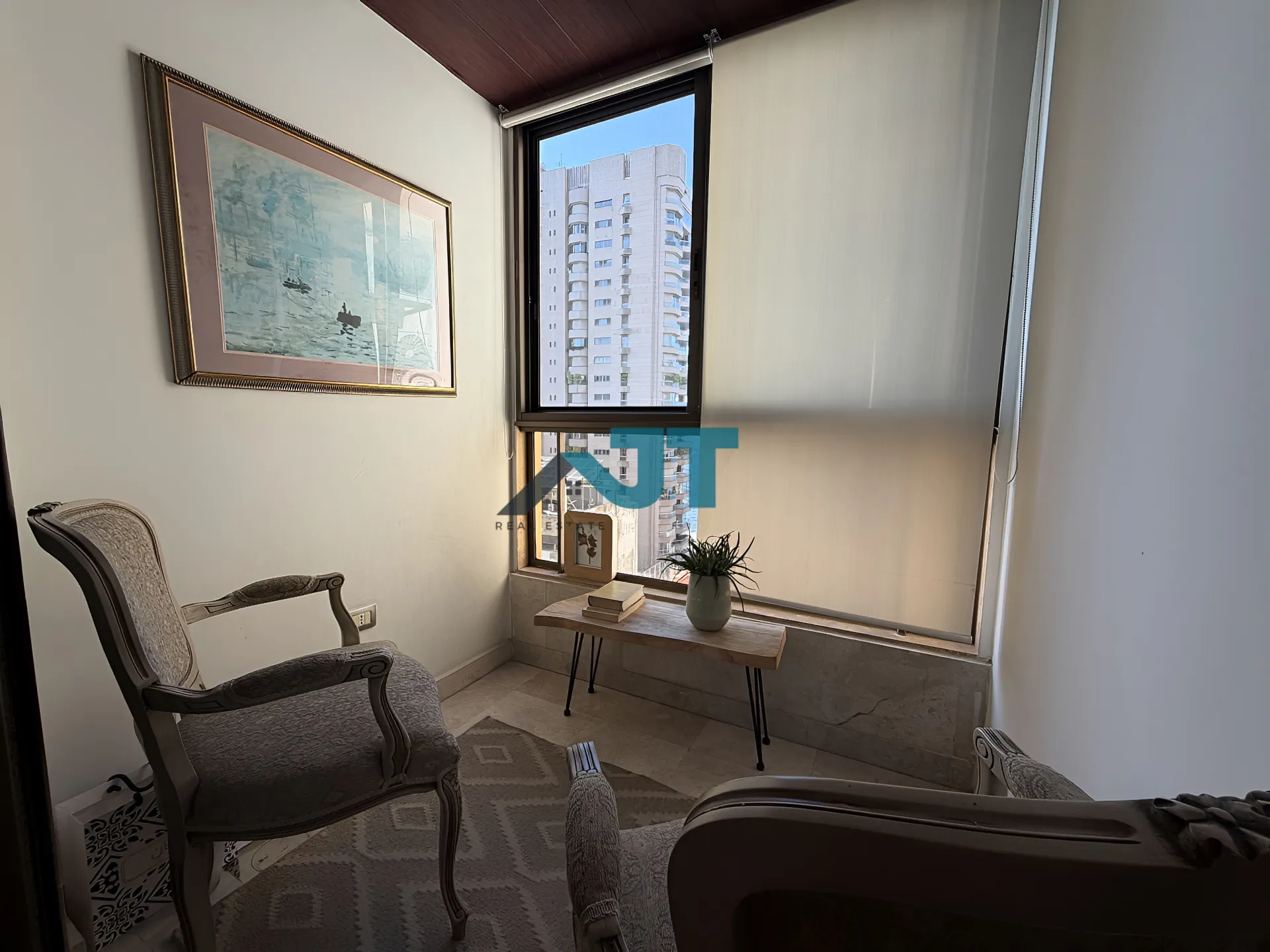 Apartment for sale in Ain el-mreisseh, beirut, lebanon