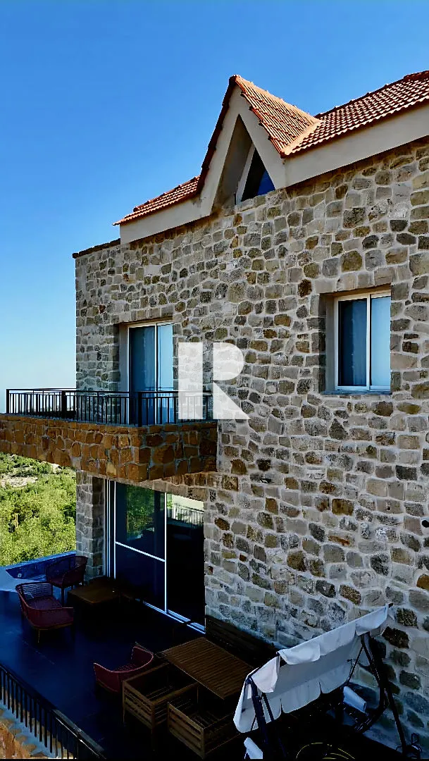 Villa for sale in Mechmech, lebanon