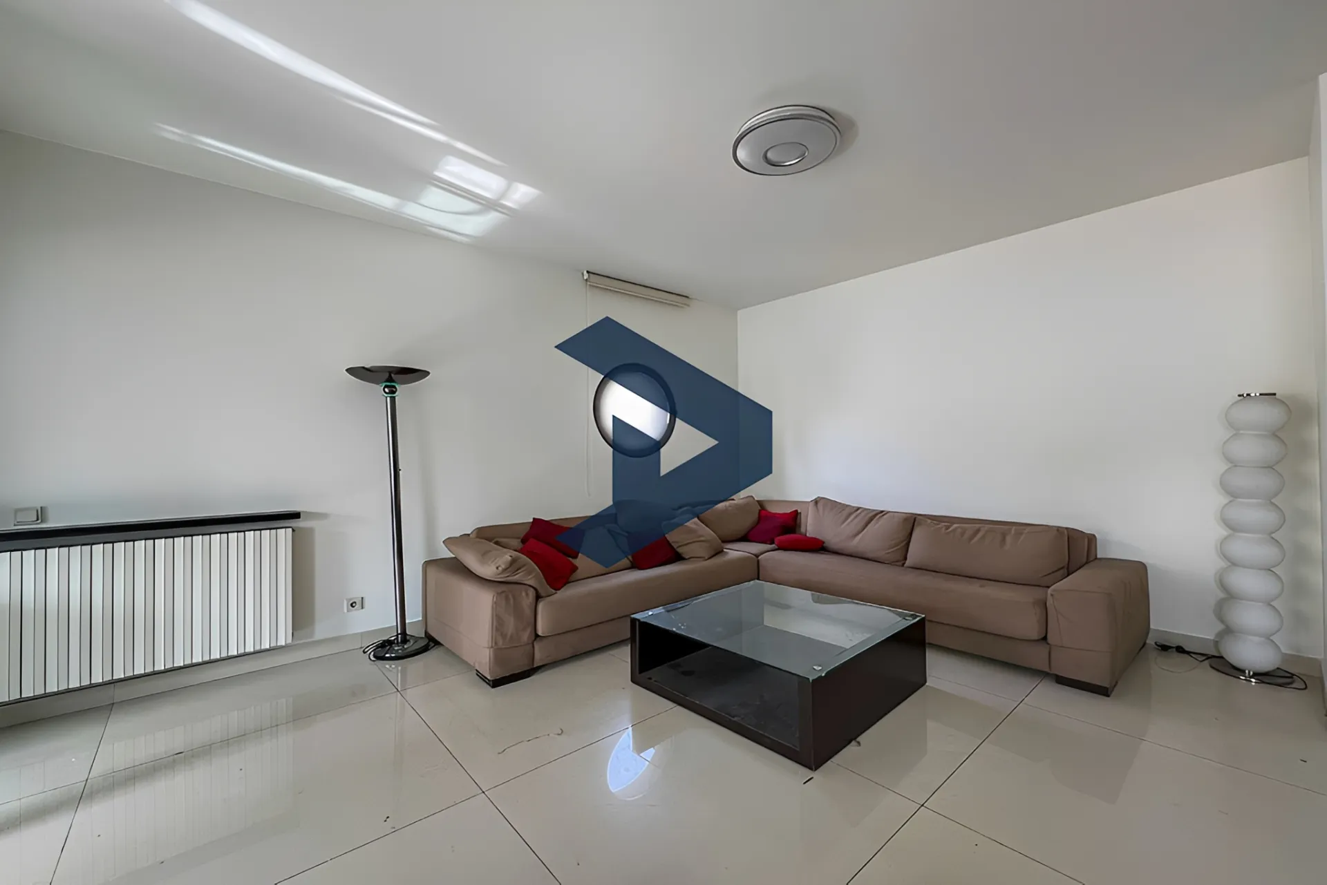 Apartment for rent in Caree d'or, Achrafieh, Lebanon - 2 bed, 4 bath