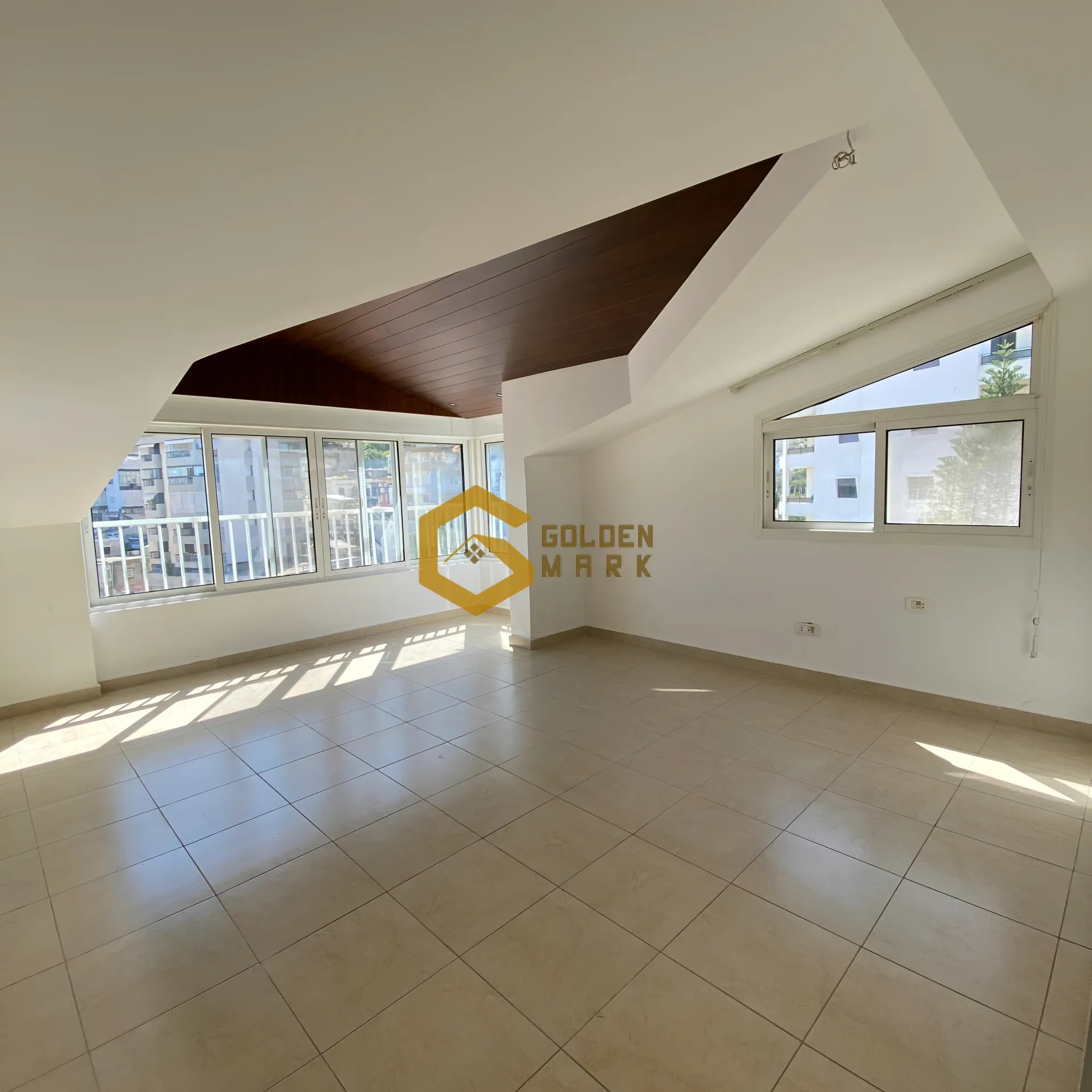 Apartment for Sale in Haret Sakher