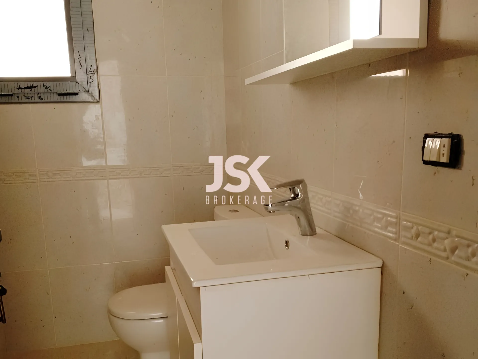 Apartment for Sale in Haret Sakher