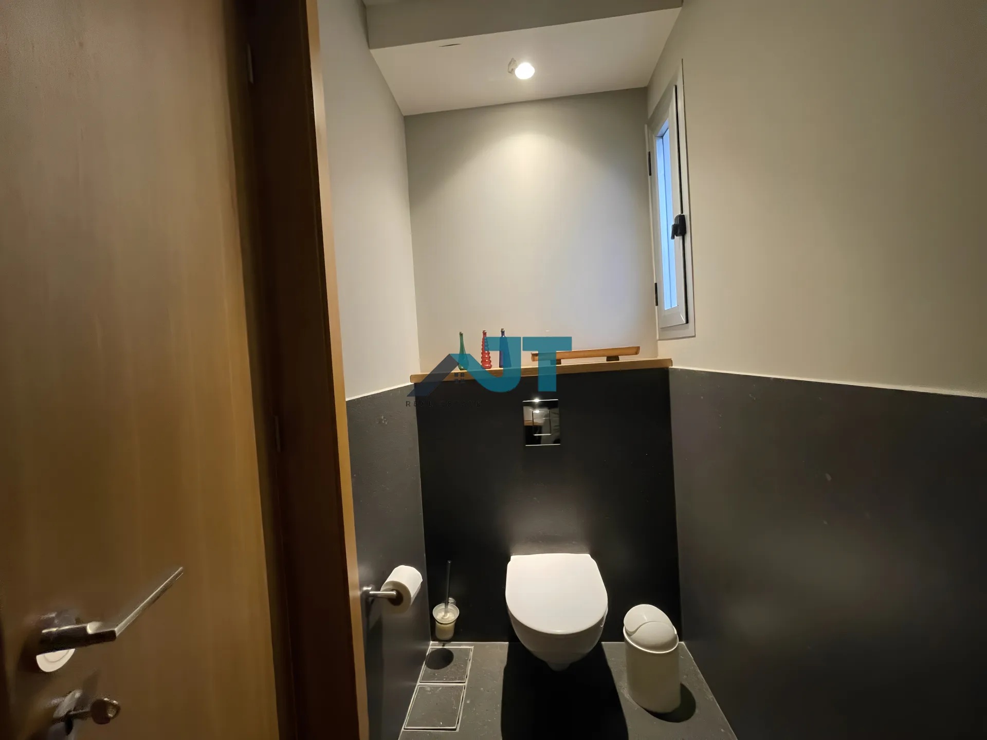 Apartment for Sale in Achrafieh - 1 bed, 2 bath
