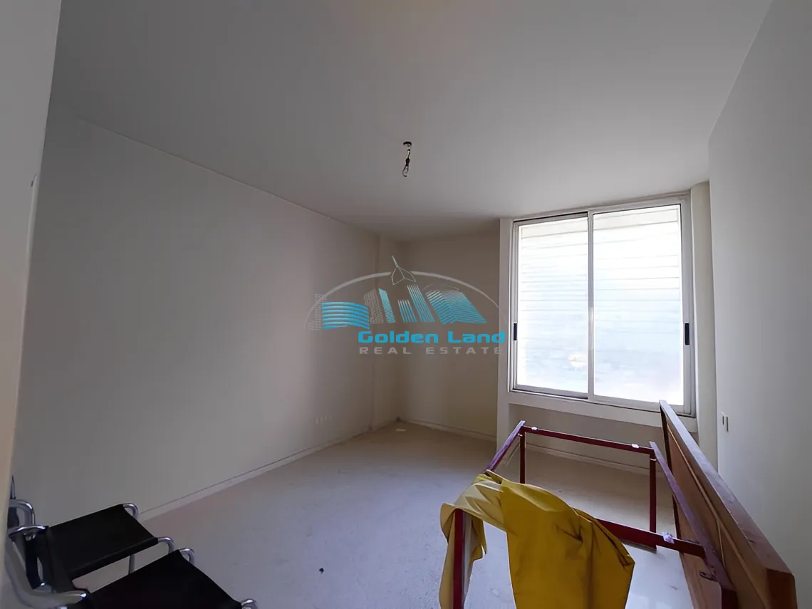Office for rent in Mazraat Yachoua
