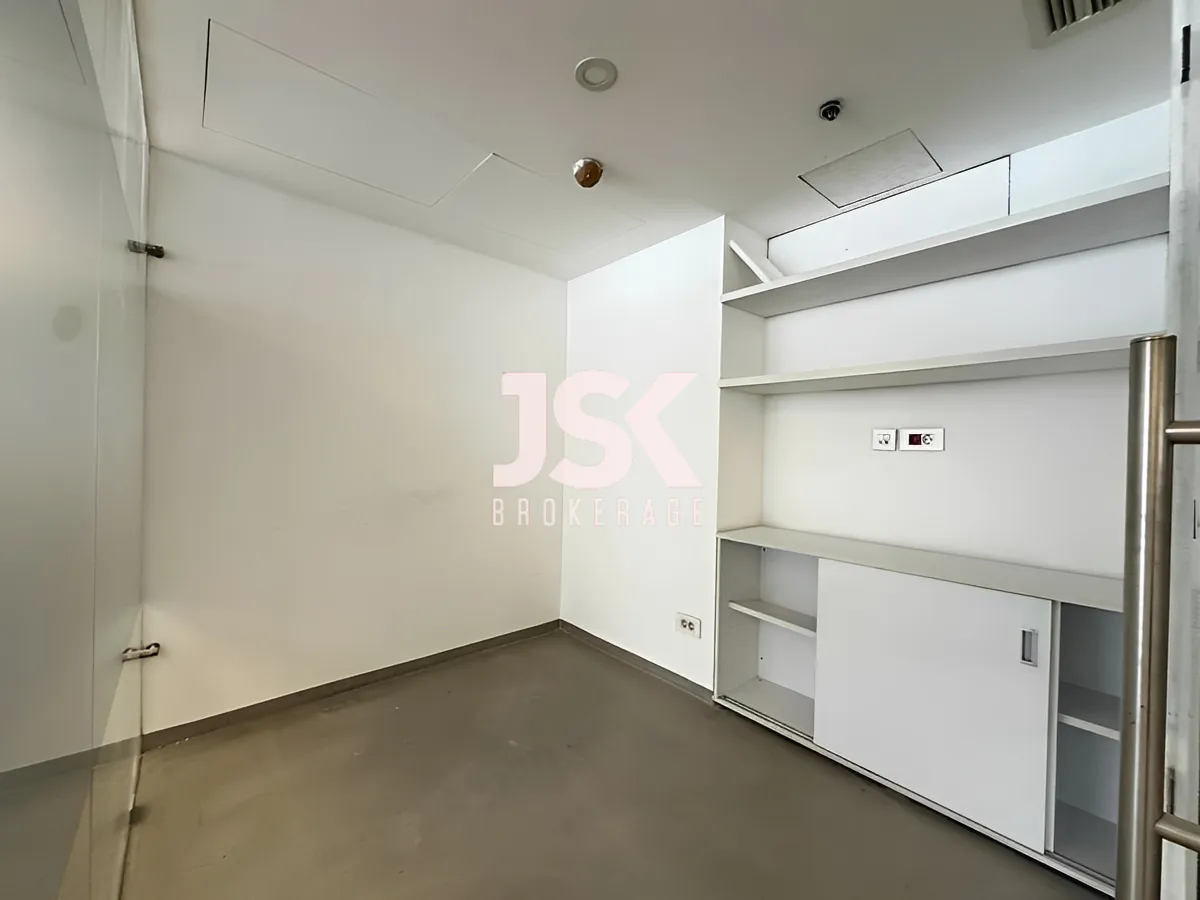 Office for Rent in Bechara El Khoury, Beirut, Lebanon