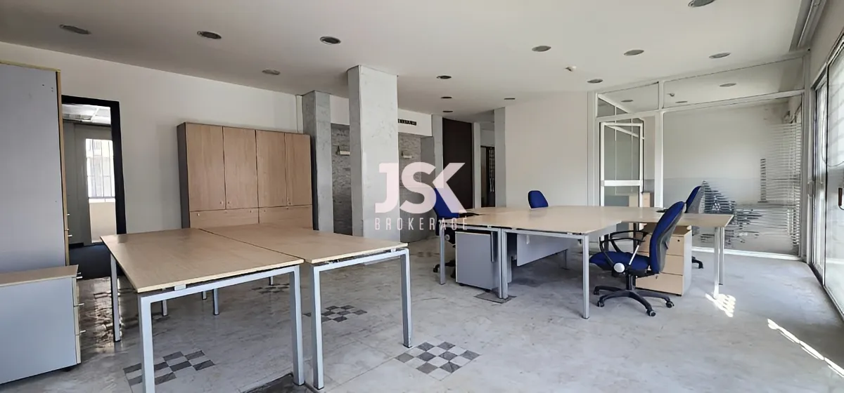 Office for rent in Sin El Fil